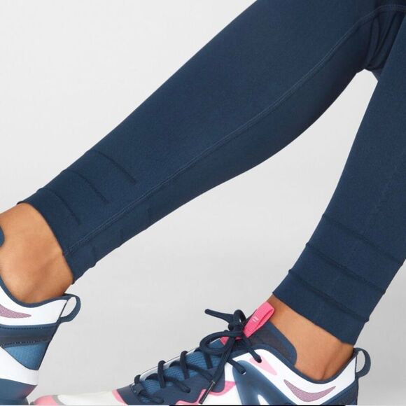 Fabletics High-waisted SculptKnit Classic Athletic pants size Small - Picture 2 of 7